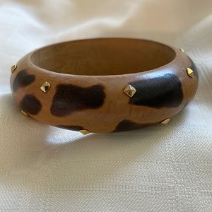 Carolee Giraffe Pattern Wooden Bracelet